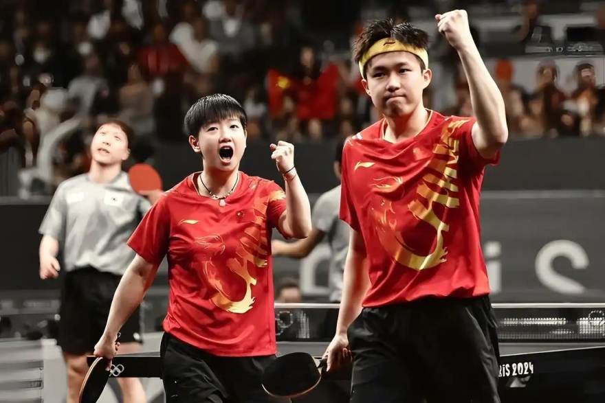 欧洲主流联赛战术潮流盘点：三中卫回潮与边后卫内收的攻防博弈